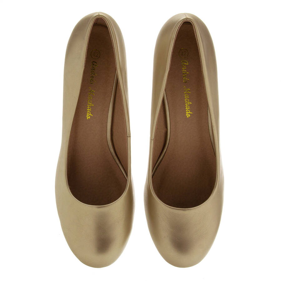 Retro Pumps in Gold faux Soft-Leather 