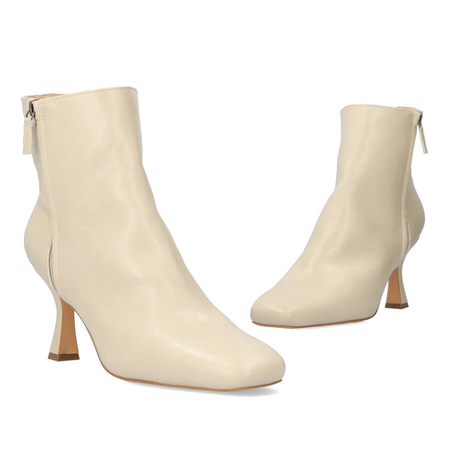 Mid-heel booties in ivory faux leather 