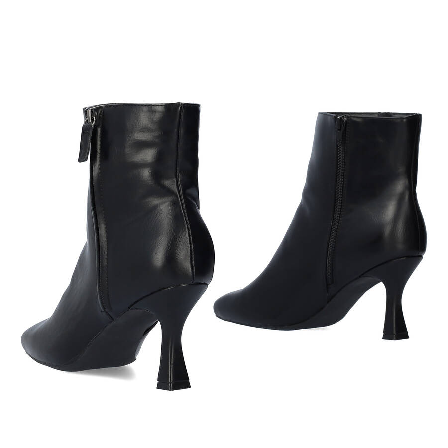 Mid-heel booties in black faux leather 