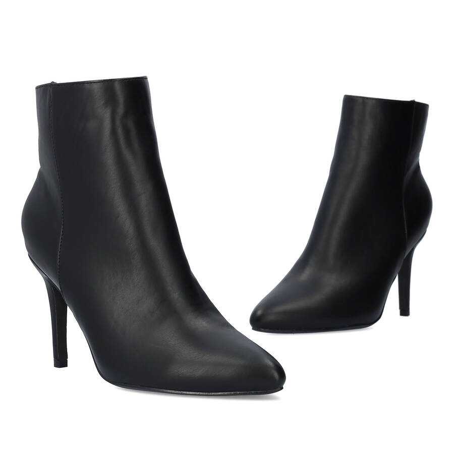 High-heeled booties in black faux leather 