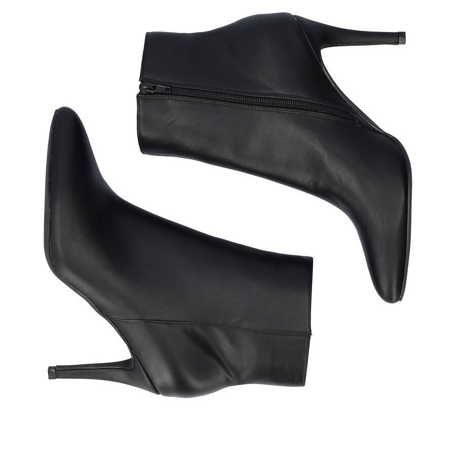 High-heeled booties in black faux leather 