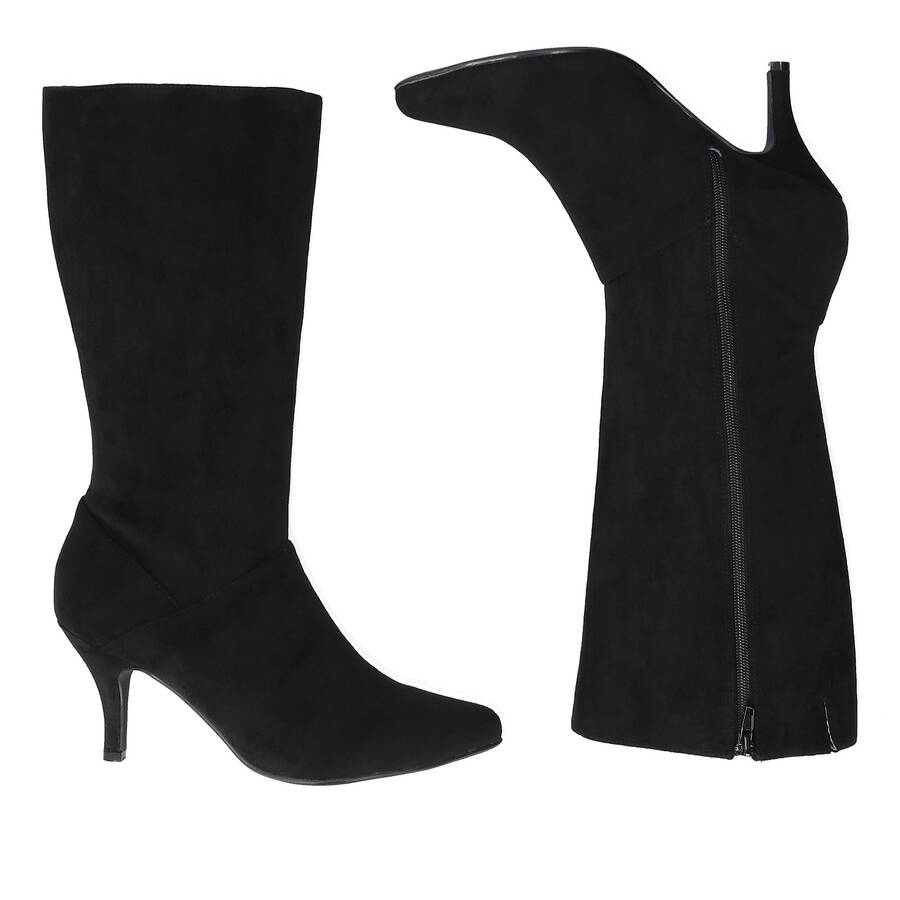 Heeled high boots in black faux suede. 