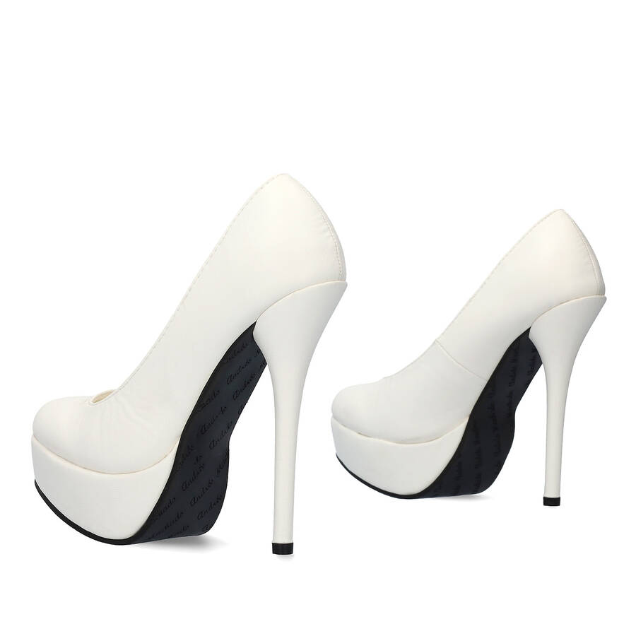 Weiße Plateau Pumps aus Lederimitat. 14 cm Absatz und 3 cm Plateau. 