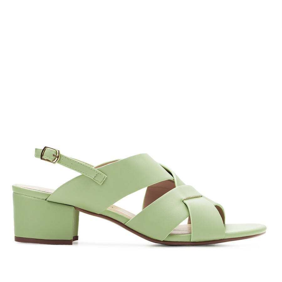 Sandalia en soft menta. 