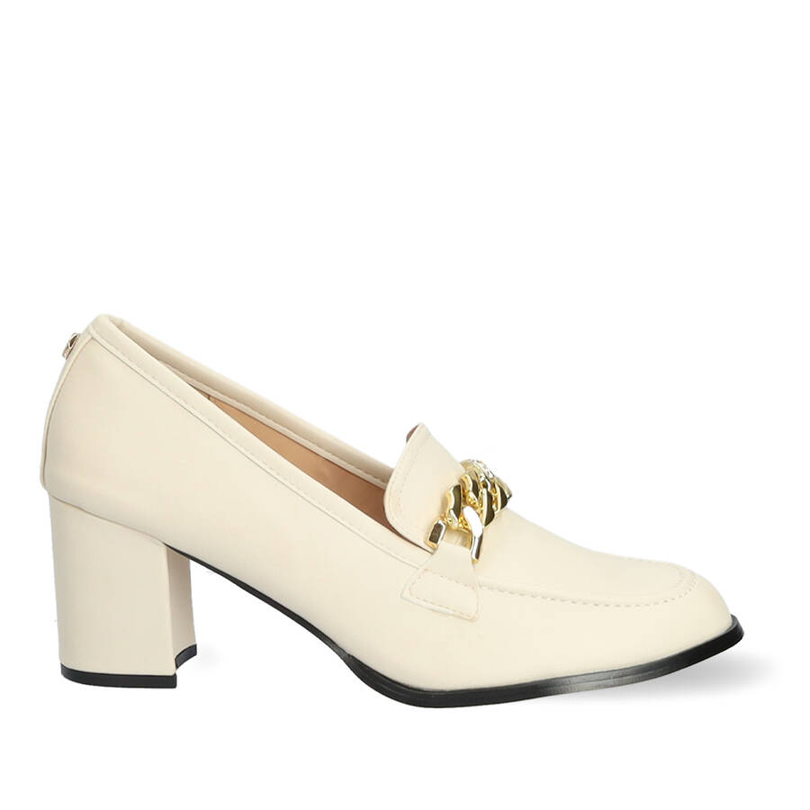 Heeled moccasins in white faux leather and gold chain link detail 