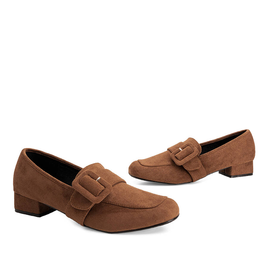 Moccasins in brown faux suede and buckle detail 