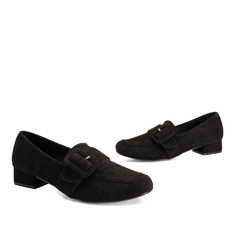 Moccasins in black faux suede and buckle detail 