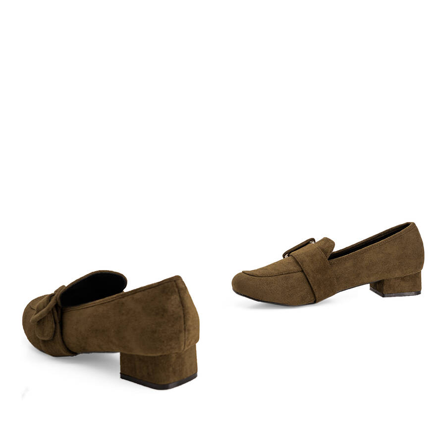 Mocassins boucle suédine vert olive 