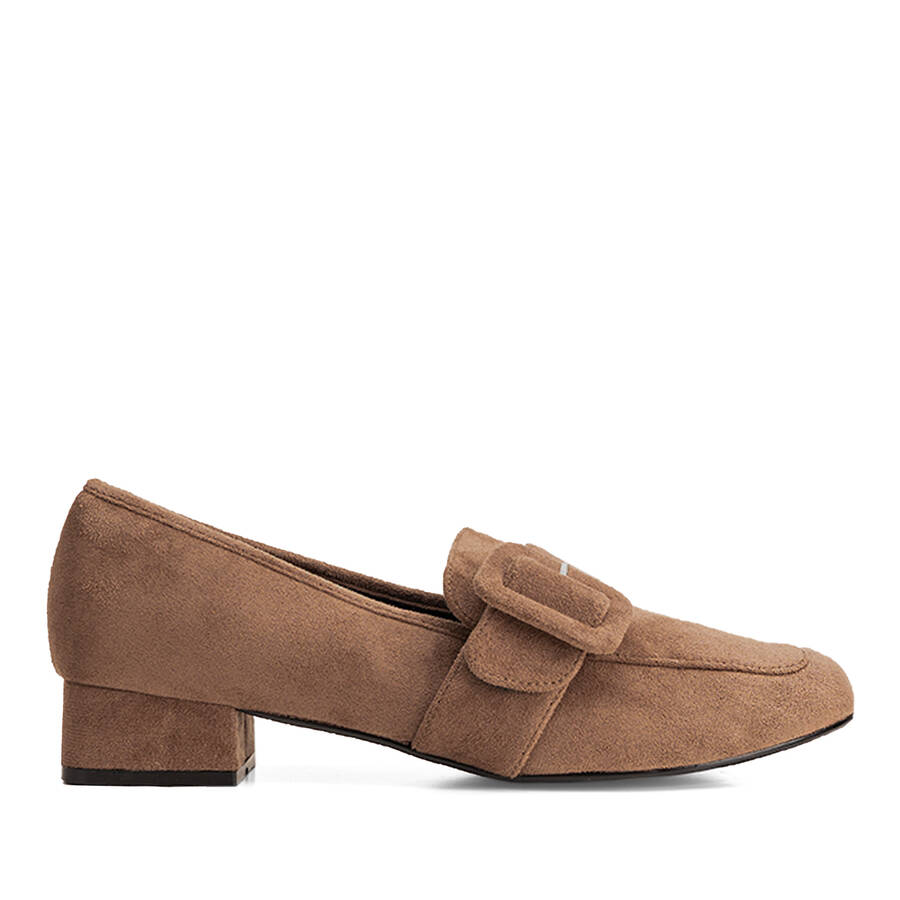 Moccasins in light brown faux suede and buckle detail 