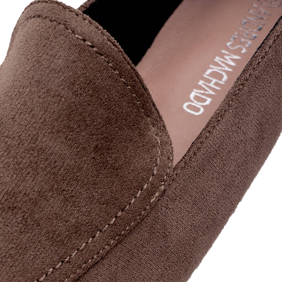 Moccasins in light brown faux suede 