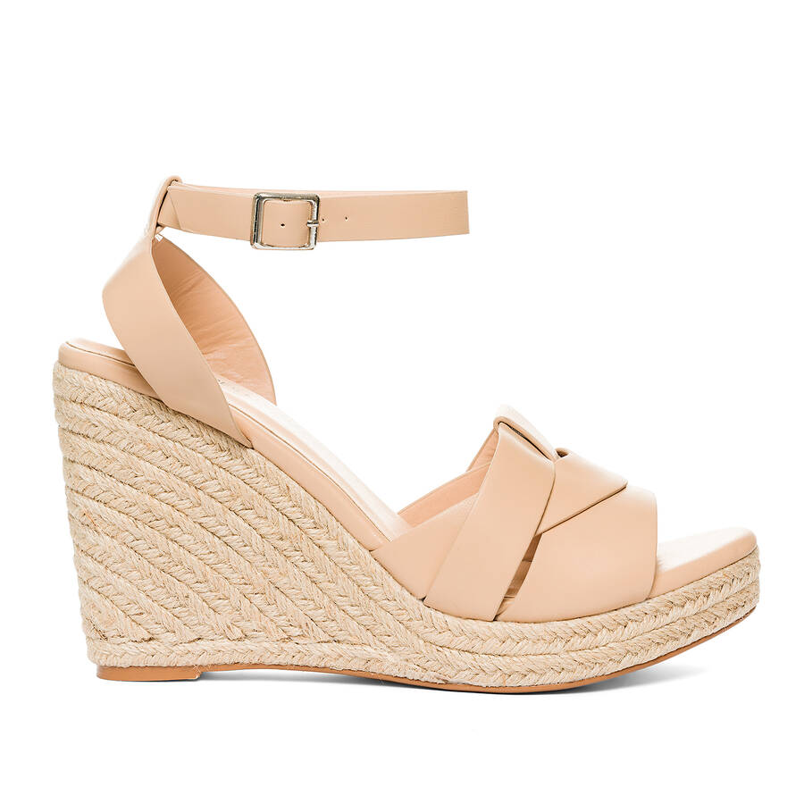 Beige faux leather espadrilles with jute wedge 