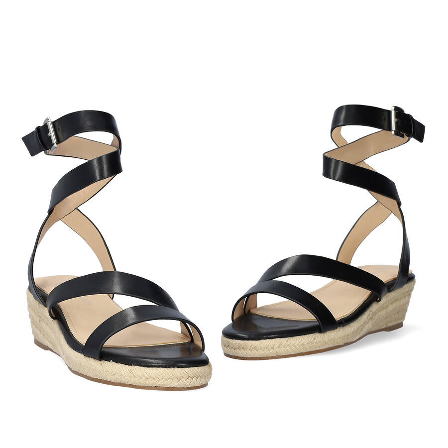 Black faux leather sandals with jute wedge 