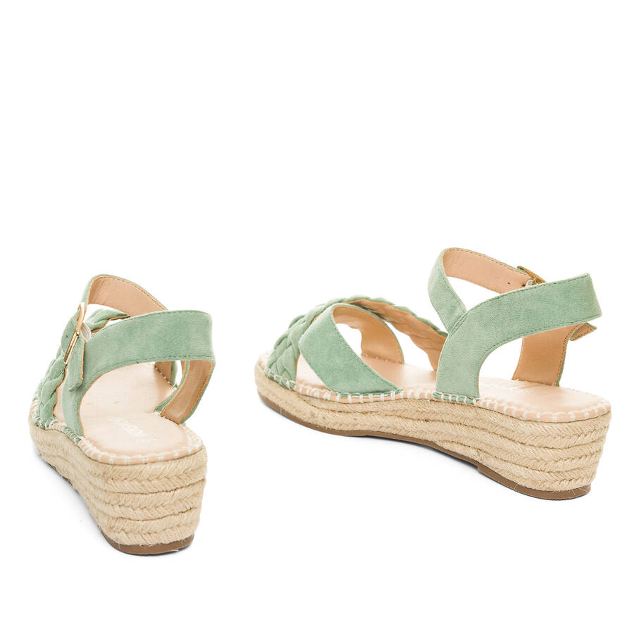 Sandalias en símil ante Menta con cuña en yute 