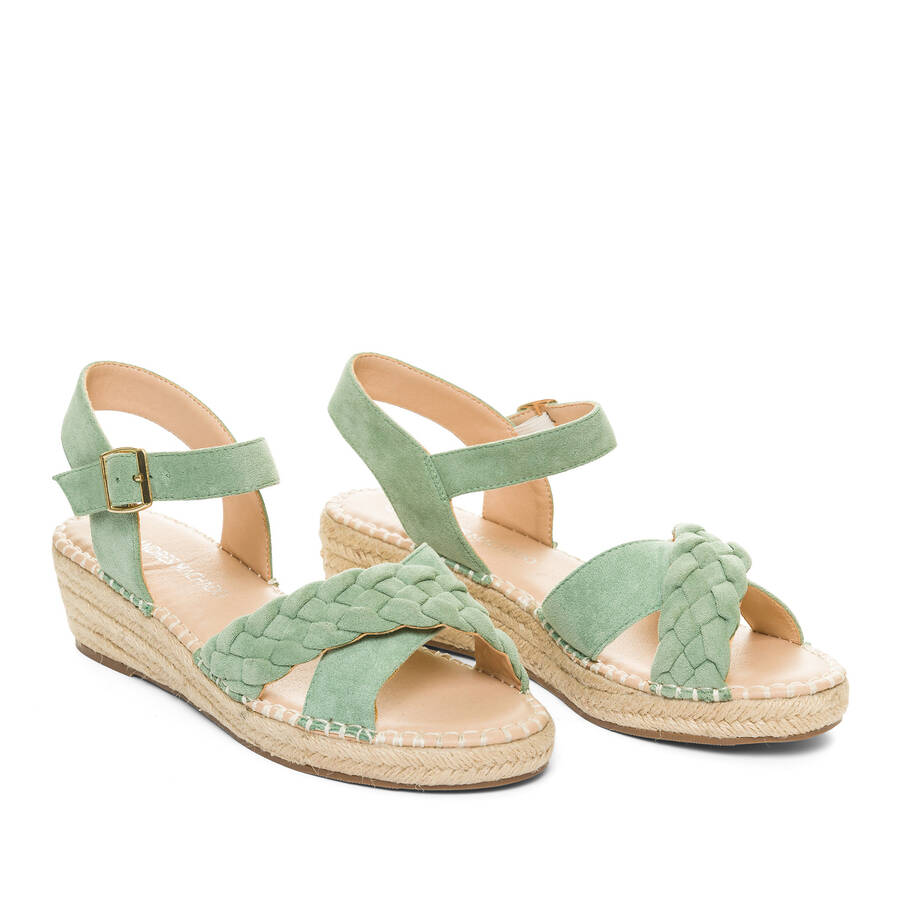 Sandalias en símil ante Menta con cuña en yute 