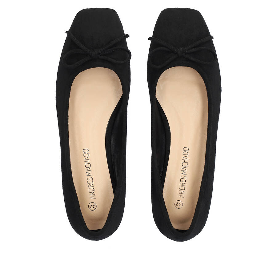 Flat ballerinas in black faux suede 