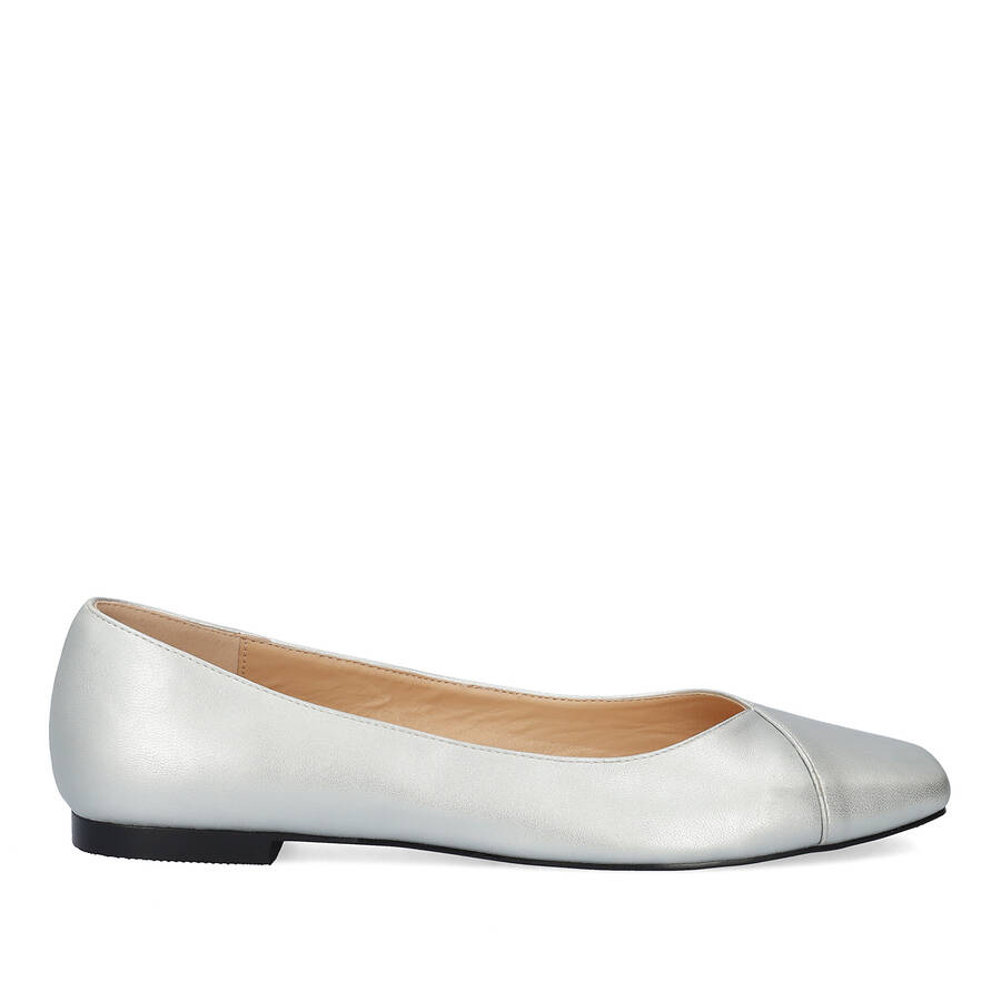 Silver coloured faux leather ballerina 