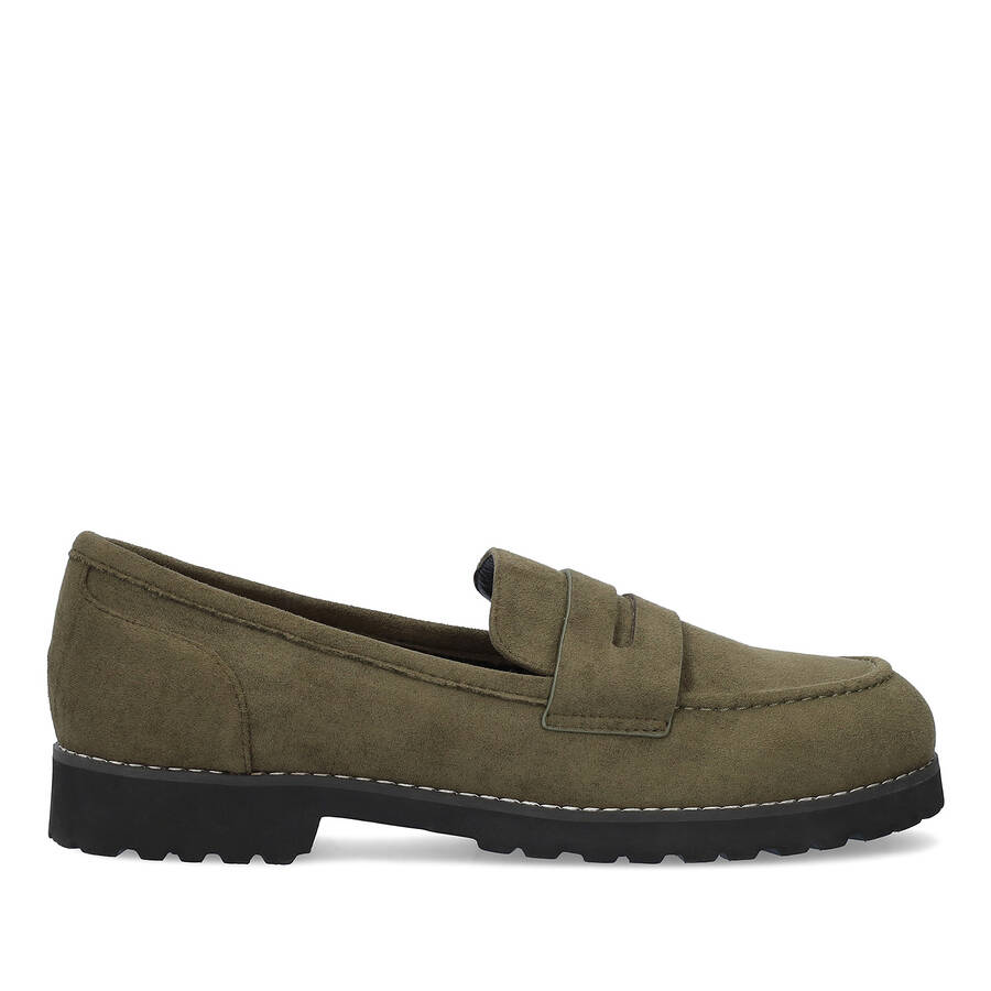 Moccasins in green faux suede and track sole 