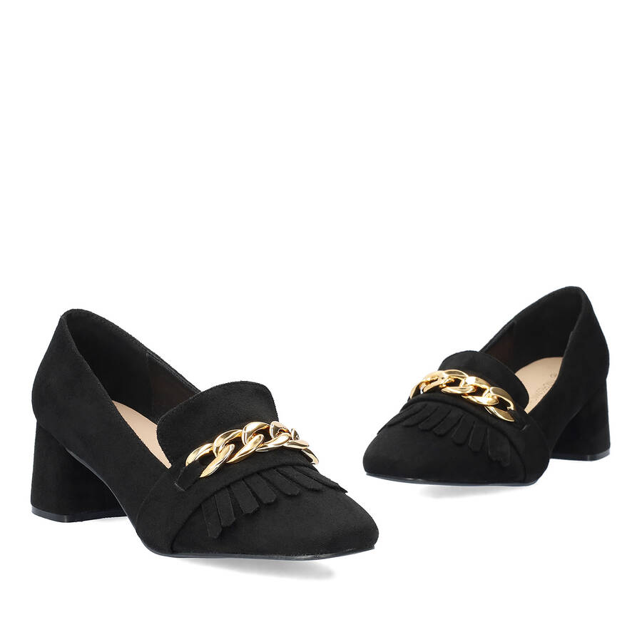 Heeled moccasin in black coloured faux suede 