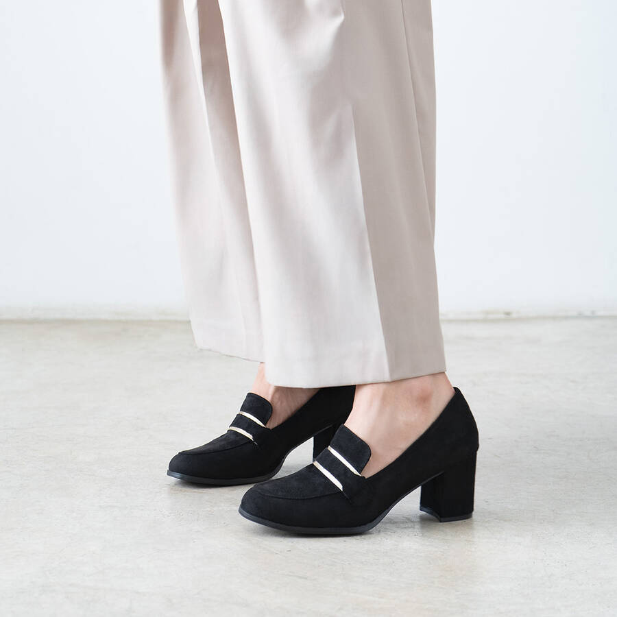 Heeled moccasins in black-colored faux suede 
