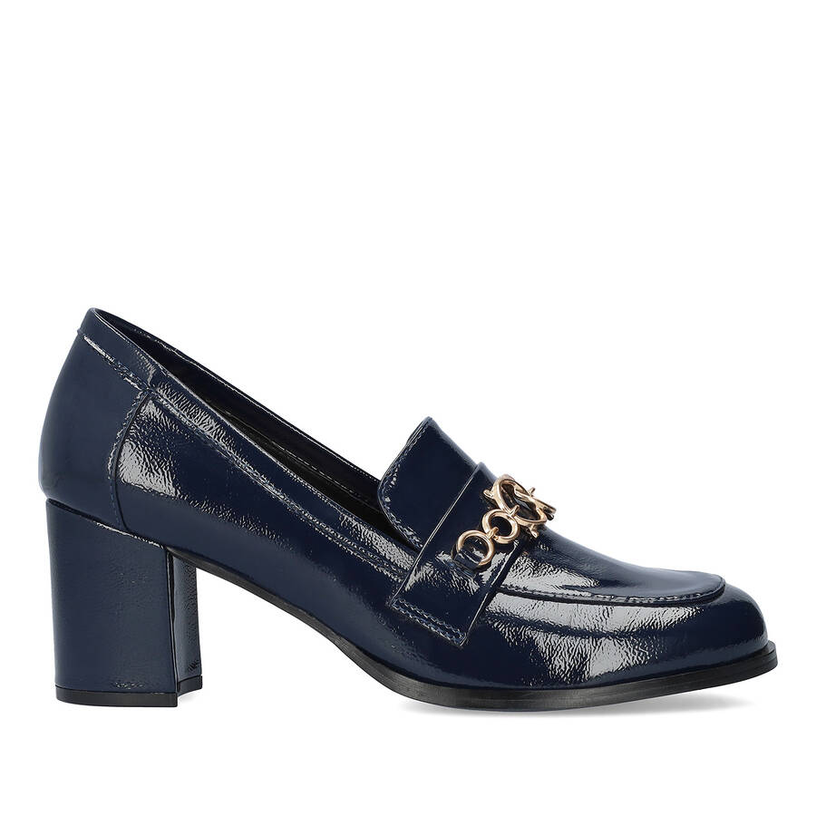 Heeled moccasins in navy patent 