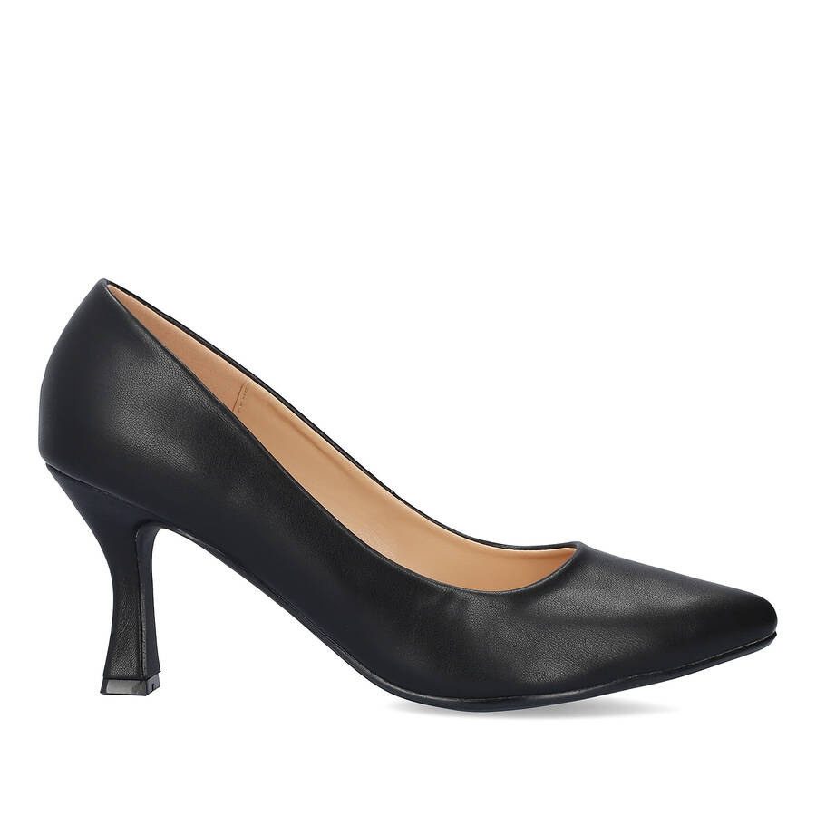 Heeled shoes in black faux leather 