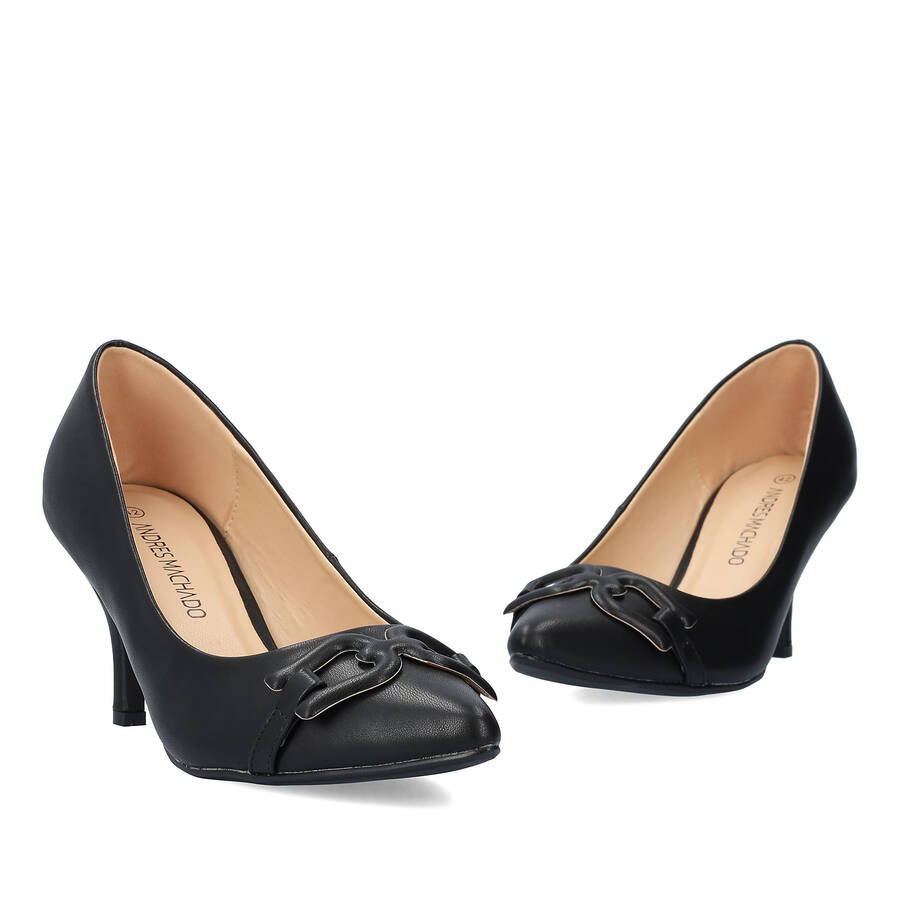 Heeled shoes in black faux leather 