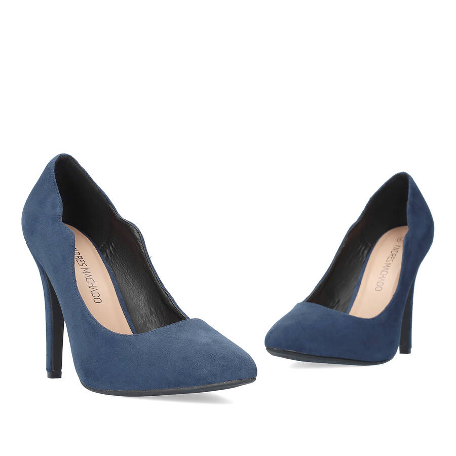 Fine tip stilettos in dark blue faux suede. 