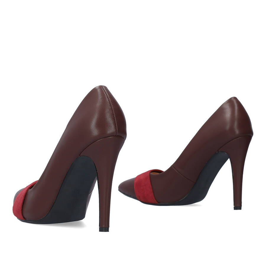 Fine tip stilettos in burgundy faux leather 