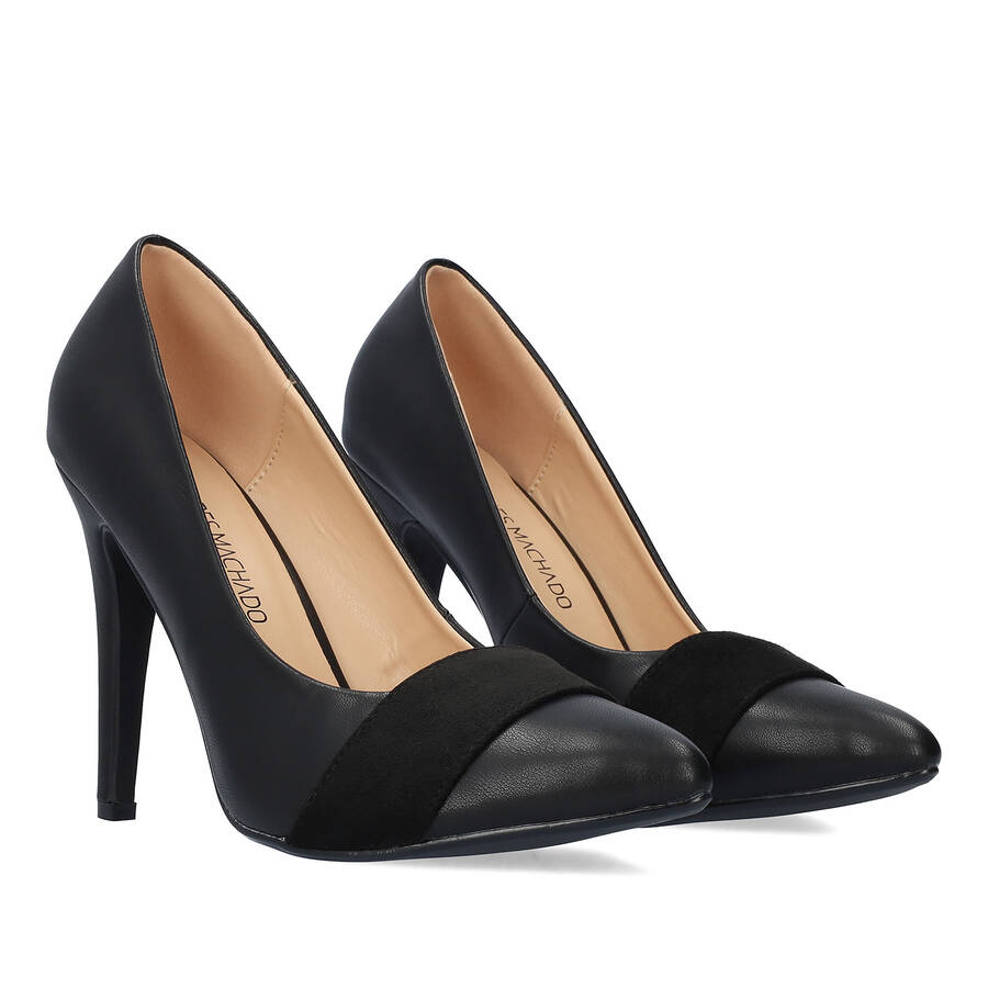 Fine tip stilettos in black faux leather 