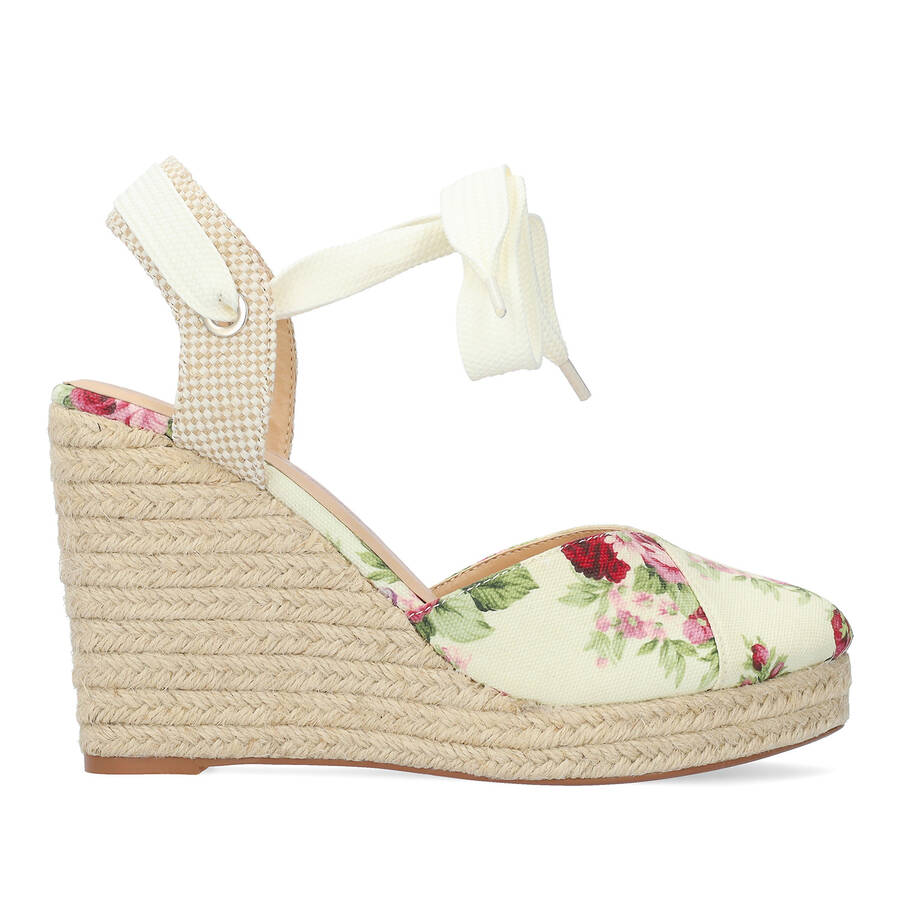 Beige fabric espadrille with jute wedge 