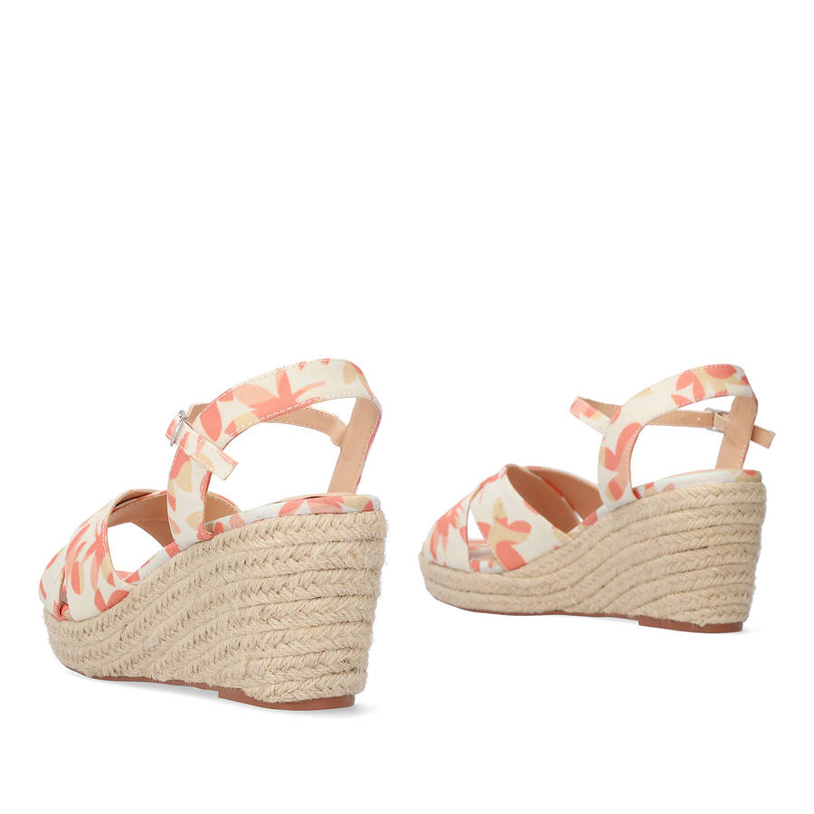 Orange-toned fabric sandal with a jute wedge 