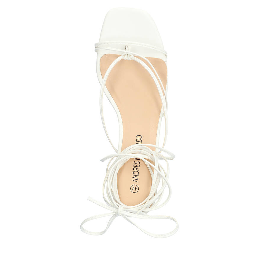 White soft sandal with Kitten heel 