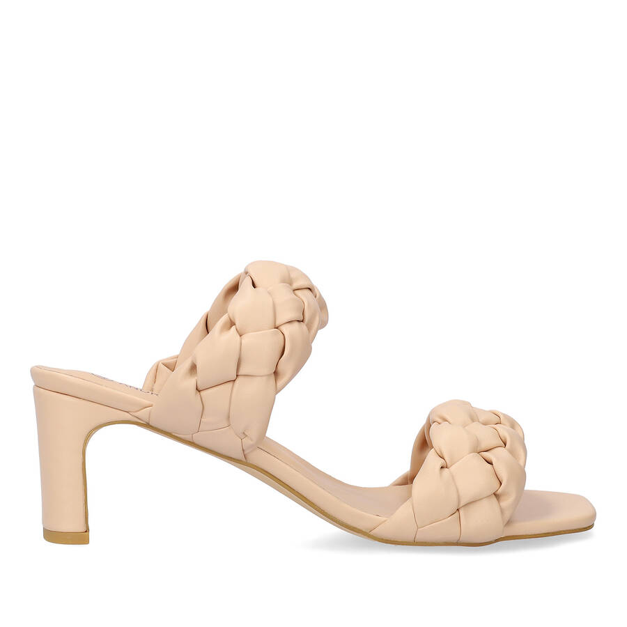 Soft nude mule with a thin block heel 