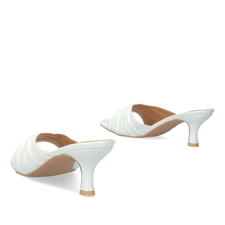 White soft mules with Kitten heel 