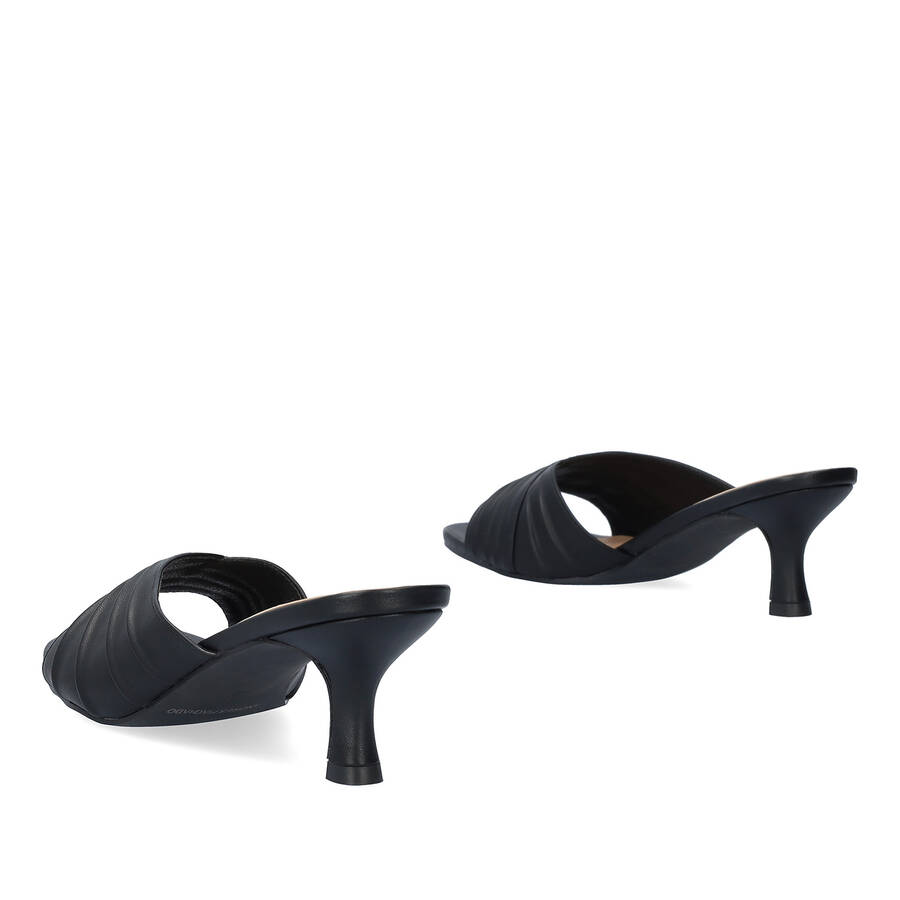 Black soft mules with Kitten heel 