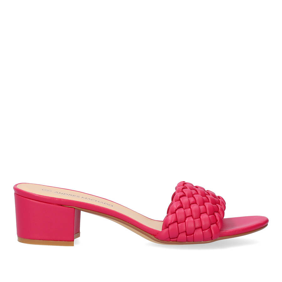 Squared heel mule in soft fuxia material 