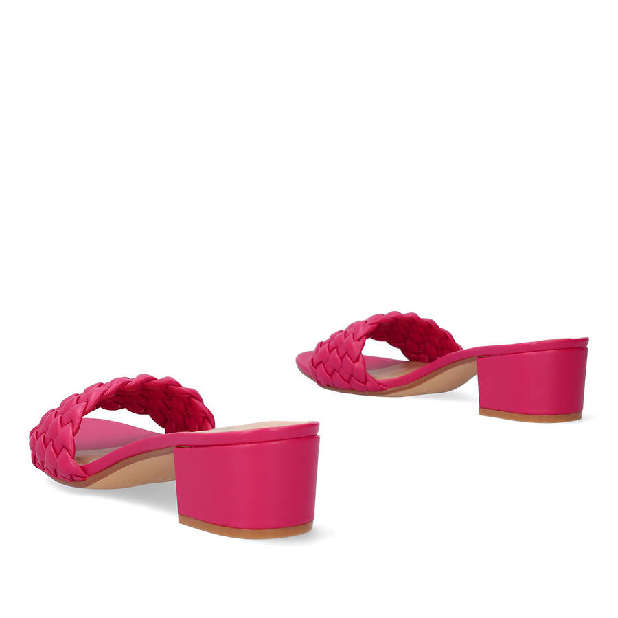 Squared heel mule in soft fuxia material 