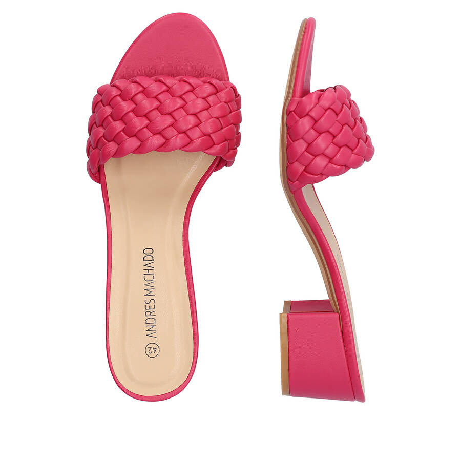 Squared heel mule in soft fuxia material 