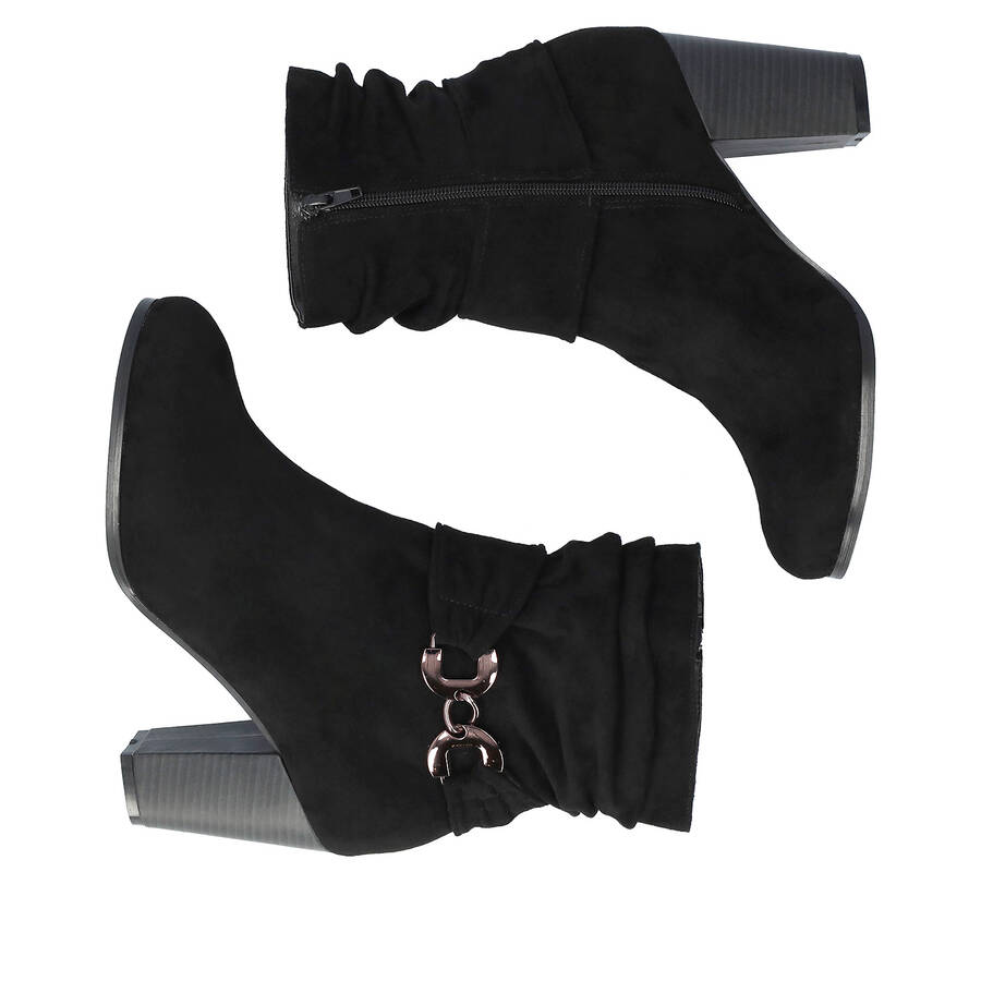 Heeled booties in grey black suede material 