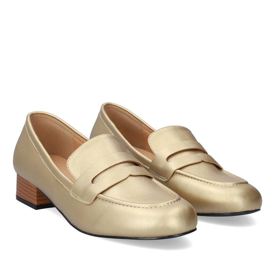 Heeled loafer in soft gold faux leather 