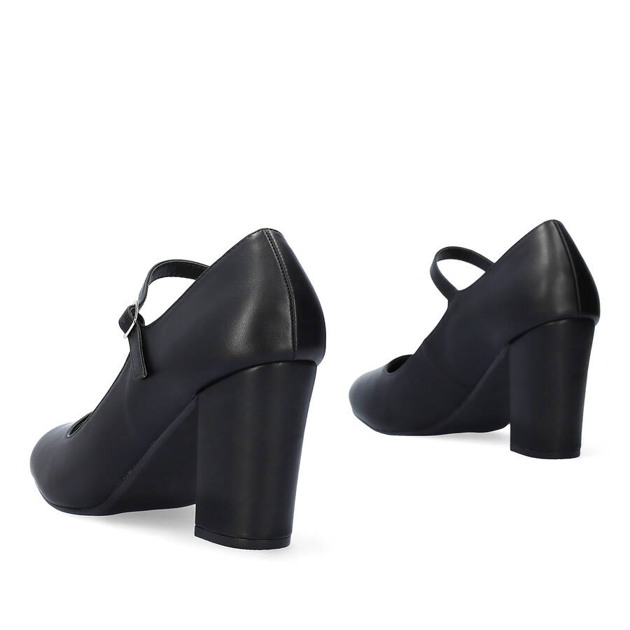 Heeled Mary Jane in black coloured soft faux leather 