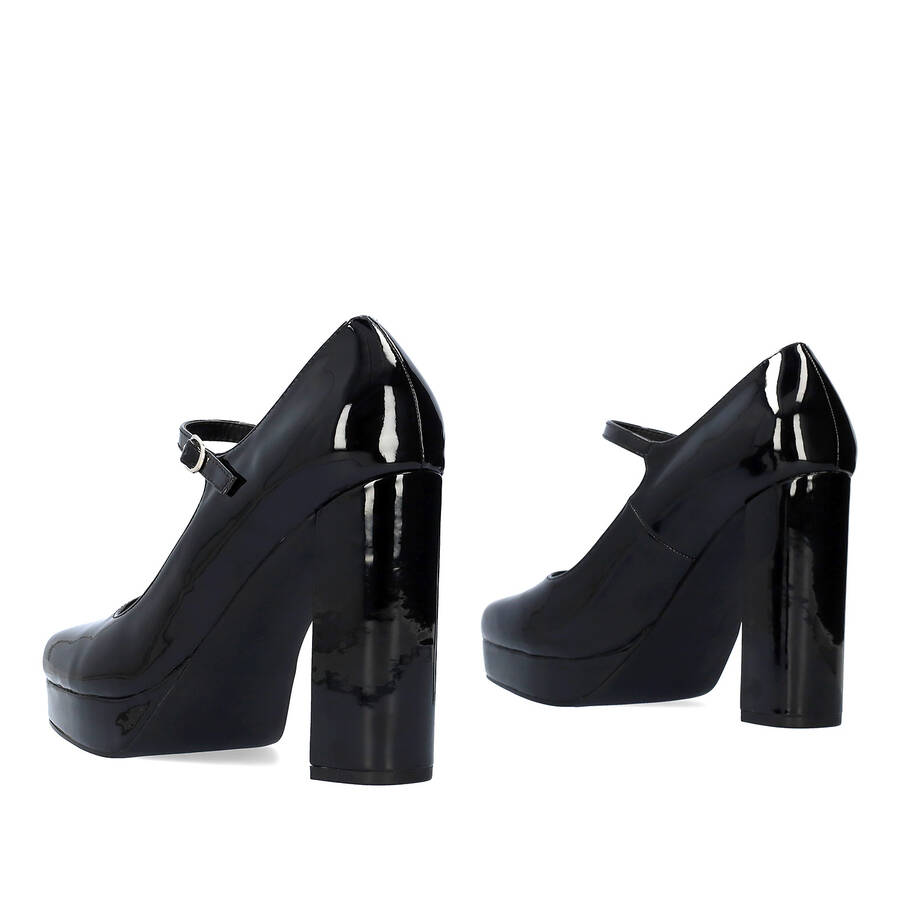 Heeled Mary Jane in soft patent black colour 