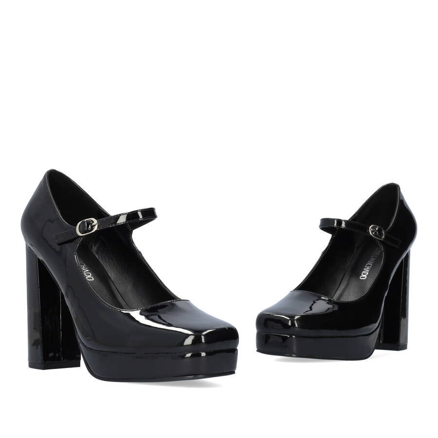 Heeled Mary Jane in soft patent black colour 