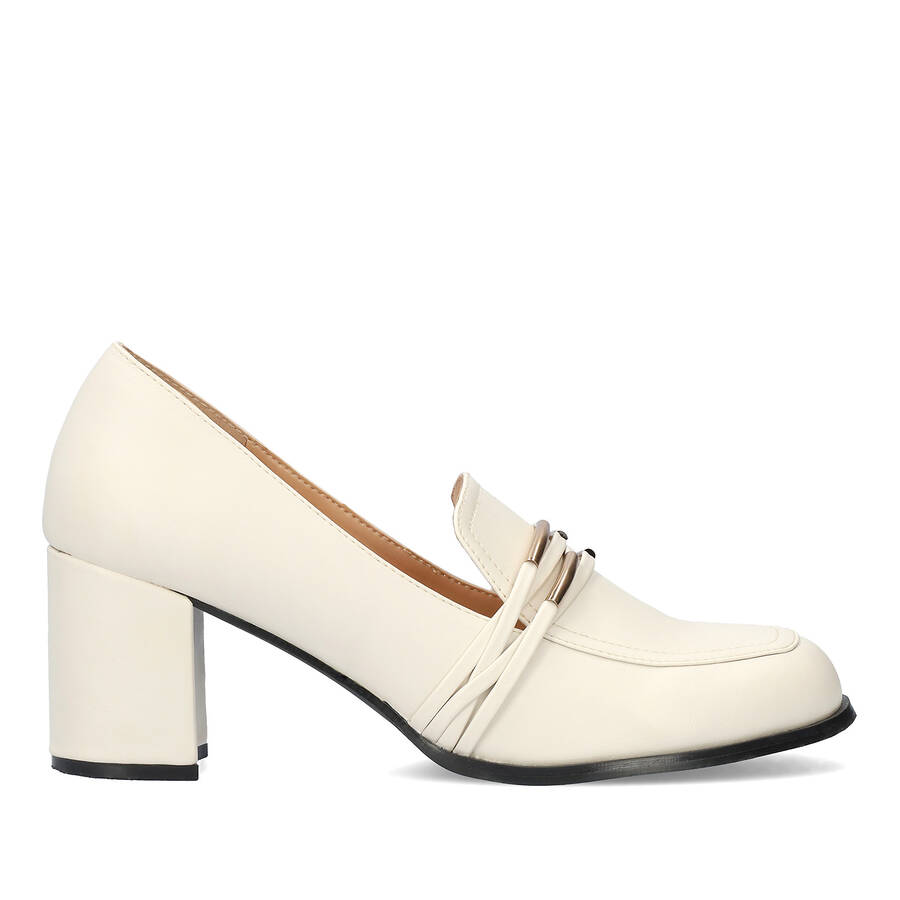 Heeled loafer in beige soft faux leather 