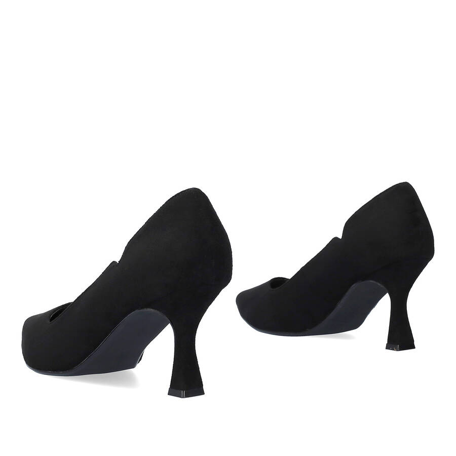 Kitten Heeled pumps in faux black suede 