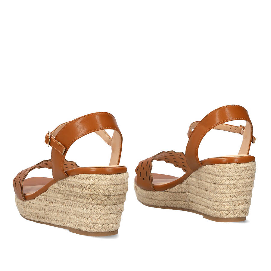 Soft brown sandals with jute wedge 