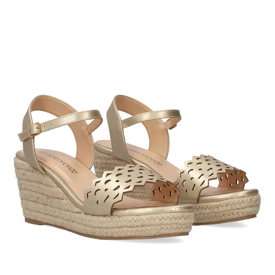 Soft gold coloured sandals with jute wedge 