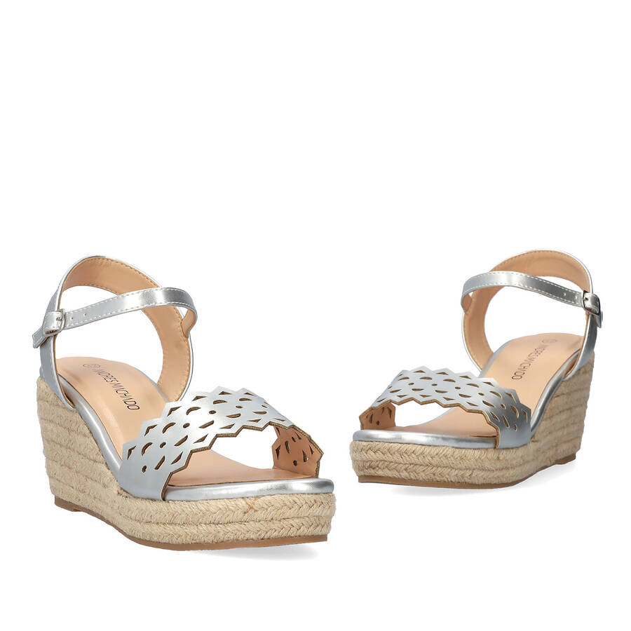 Soft silver coloured sandals with jute wedge 