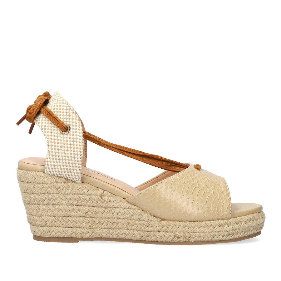 Sandalia en Soft Combinado Beige con cuña en yute 