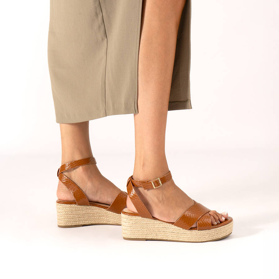 Brown sandals in soft coco material and jude wedge 